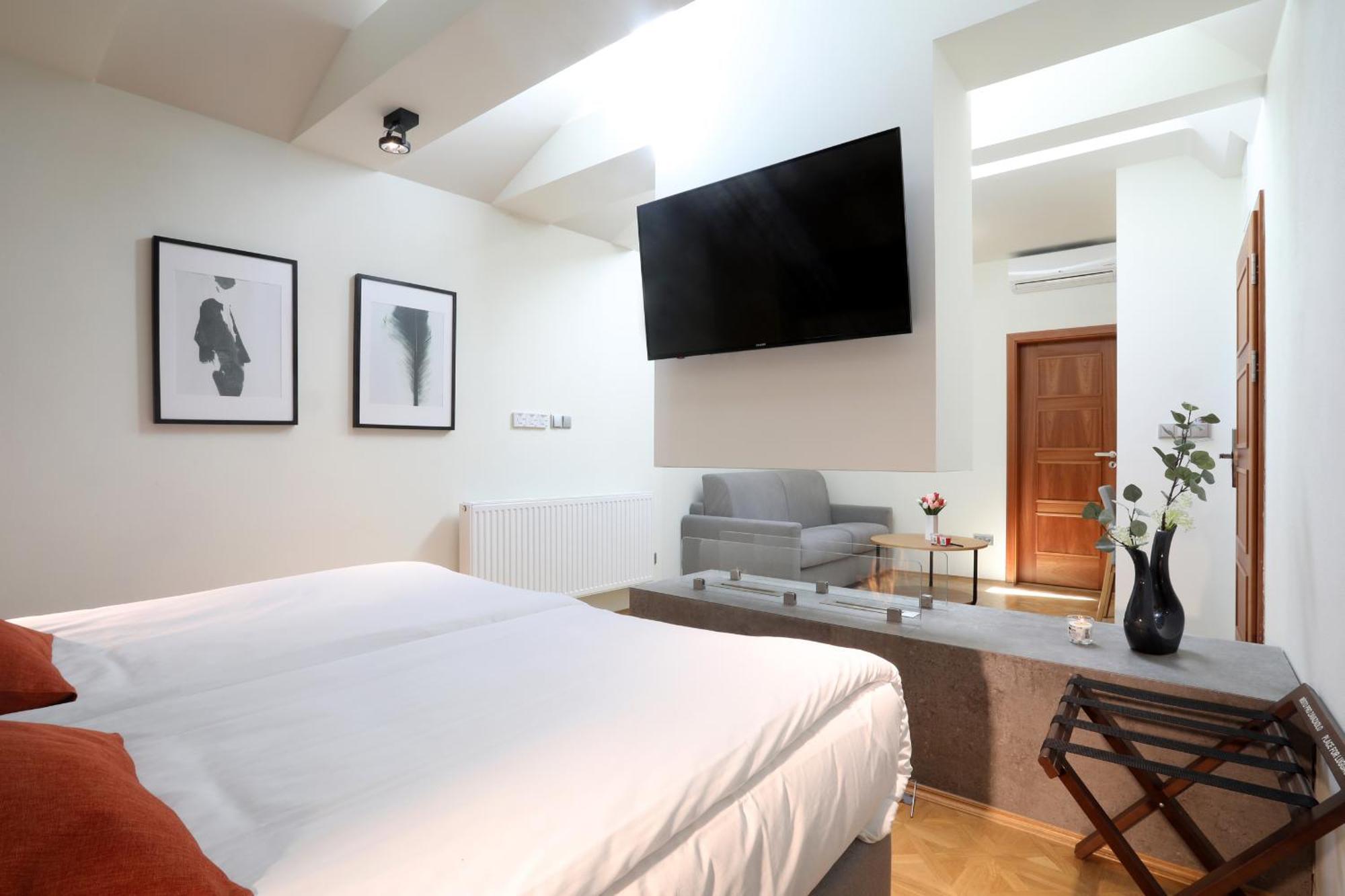 Hotel Pod Vezi Стражніце Екстер'єр фото